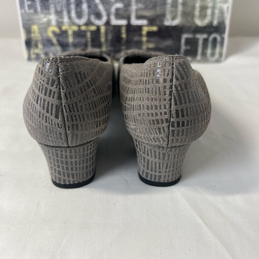 J.RENEE Naughty Gray Lizard Low Heels Shoes Comfort Pumps Dressy 7.5 M. (C-002) - Picture 3 of 10